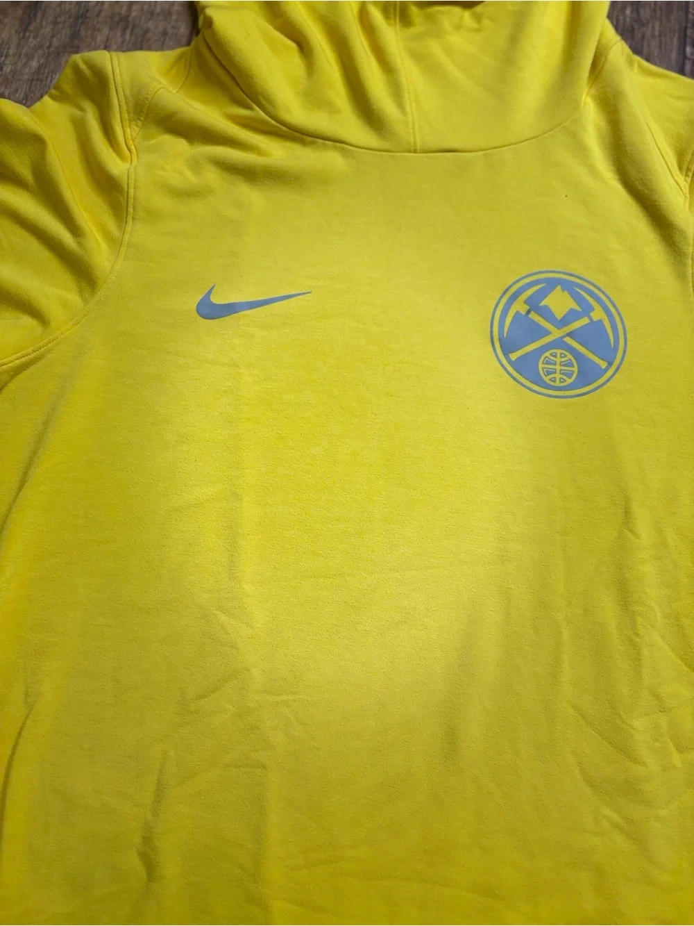 Nike Denver Nuggets Dri-FIT Long Sleeve Shirt Yellow Men's XL NBA Team Logo